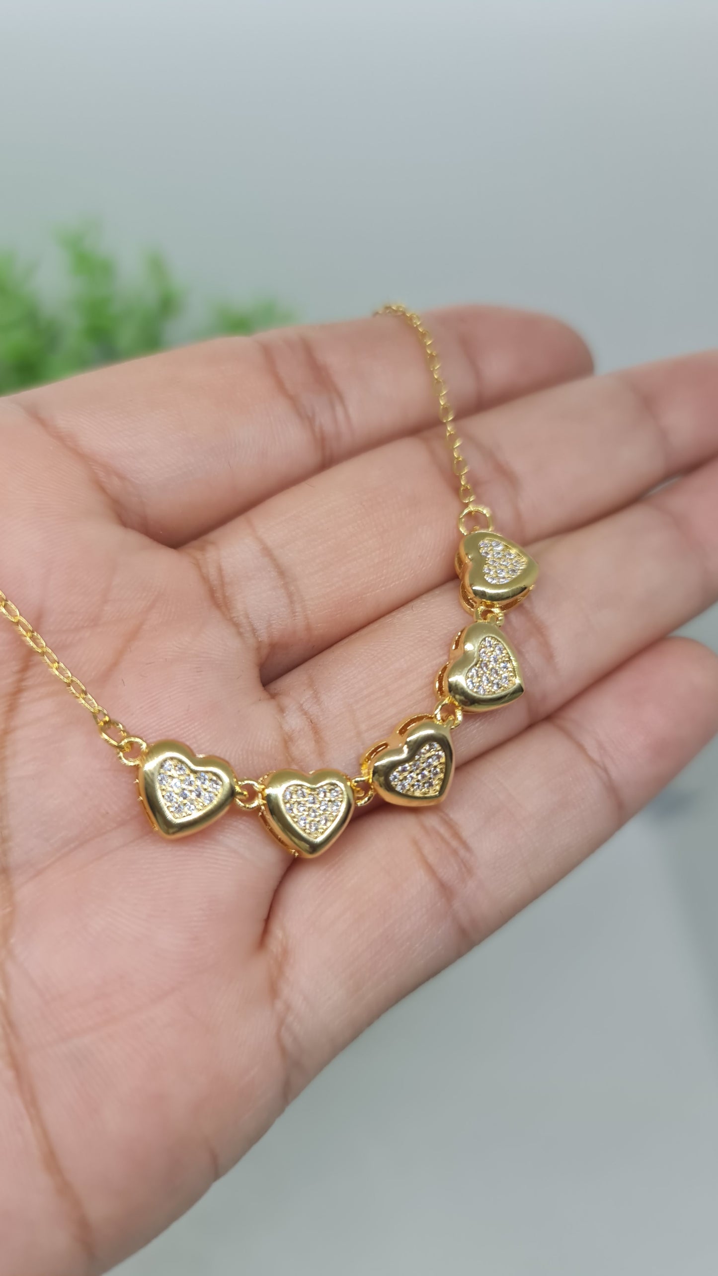 Set cadena de 5 corazónes de piedras brillantes + aros de circón