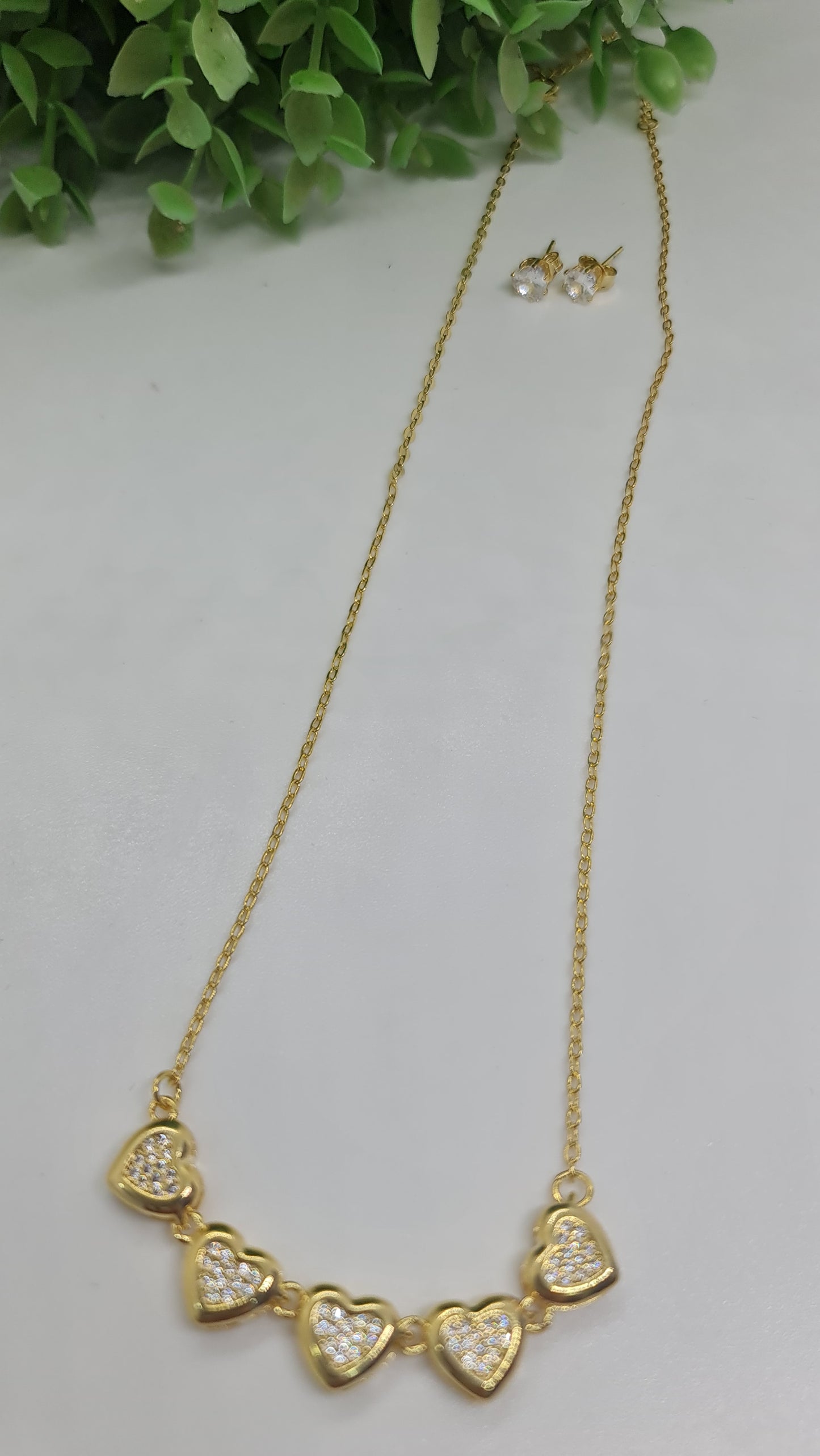 Set cadena de 5 corazónes de piedras brillantes + aros de circón