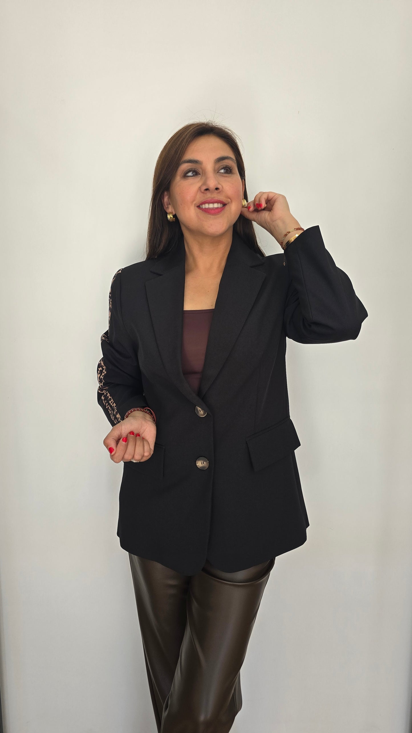 Blazer Negro Aplicación Animal Print
