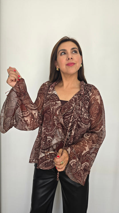 Blusa de gaza con vuelos