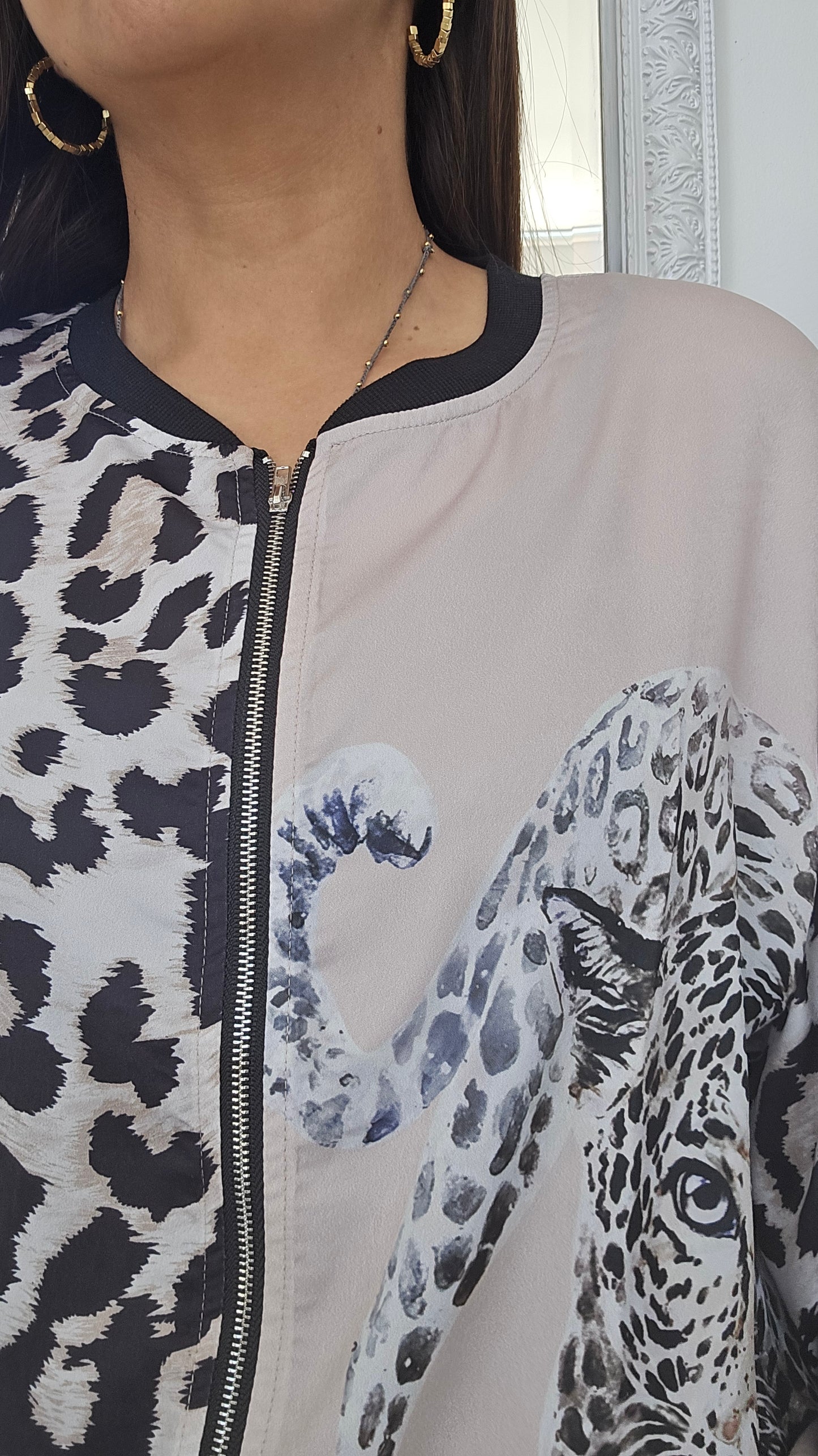 Chaqueta estampada ajuste en cintura