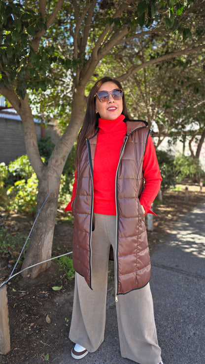 Parka sin manga de ecocuero