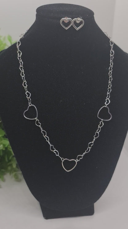 Set de cadena plata de corazones entrelazados + aros de corazones